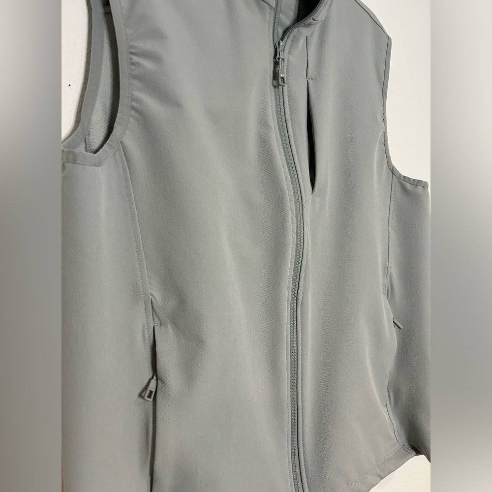 32 Degrees Gray Performance Midweight Tech Vest Size Medium - Picture 2 of 8